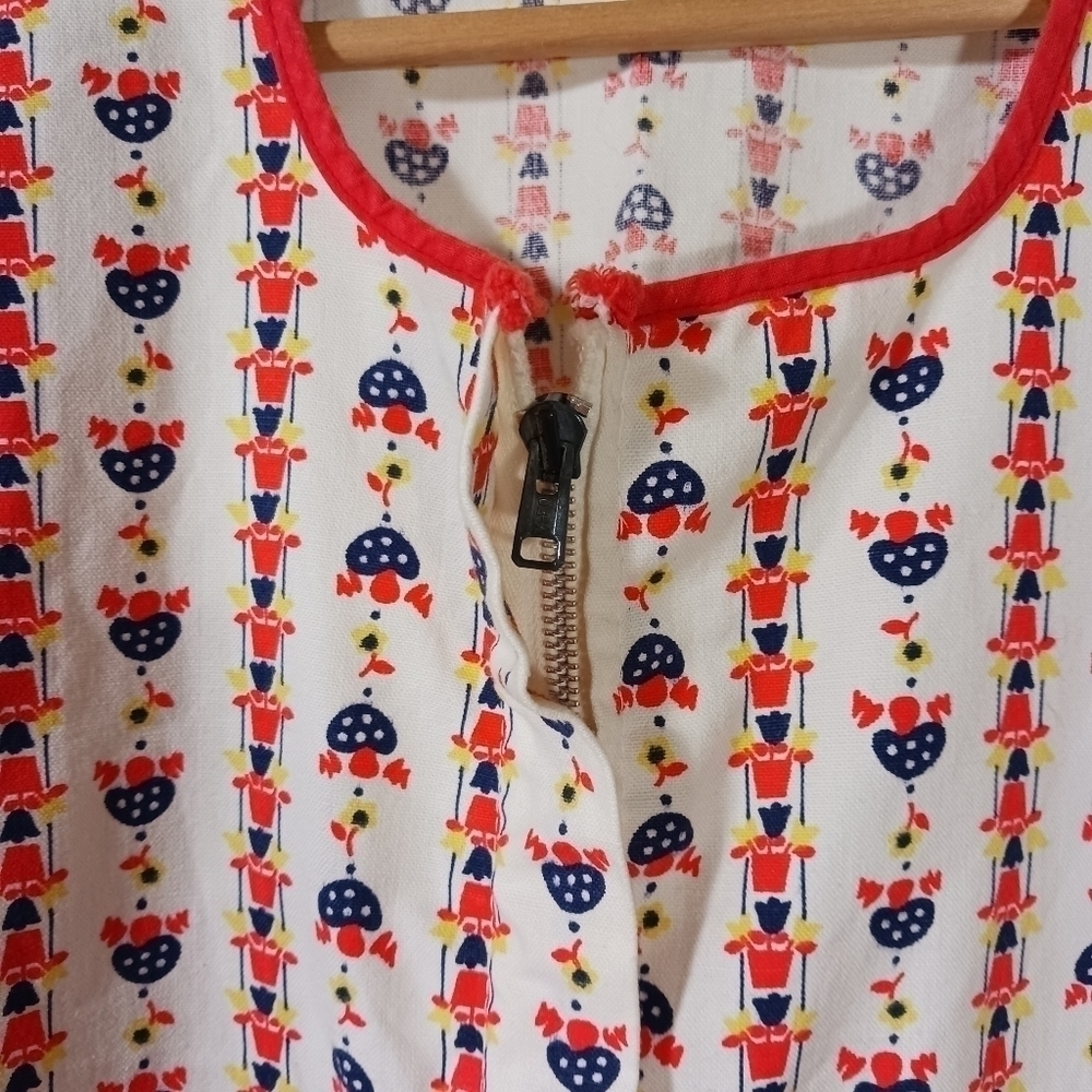 VINTAGE House Coat Smock Cobblers Apron - Picture 3 of 6